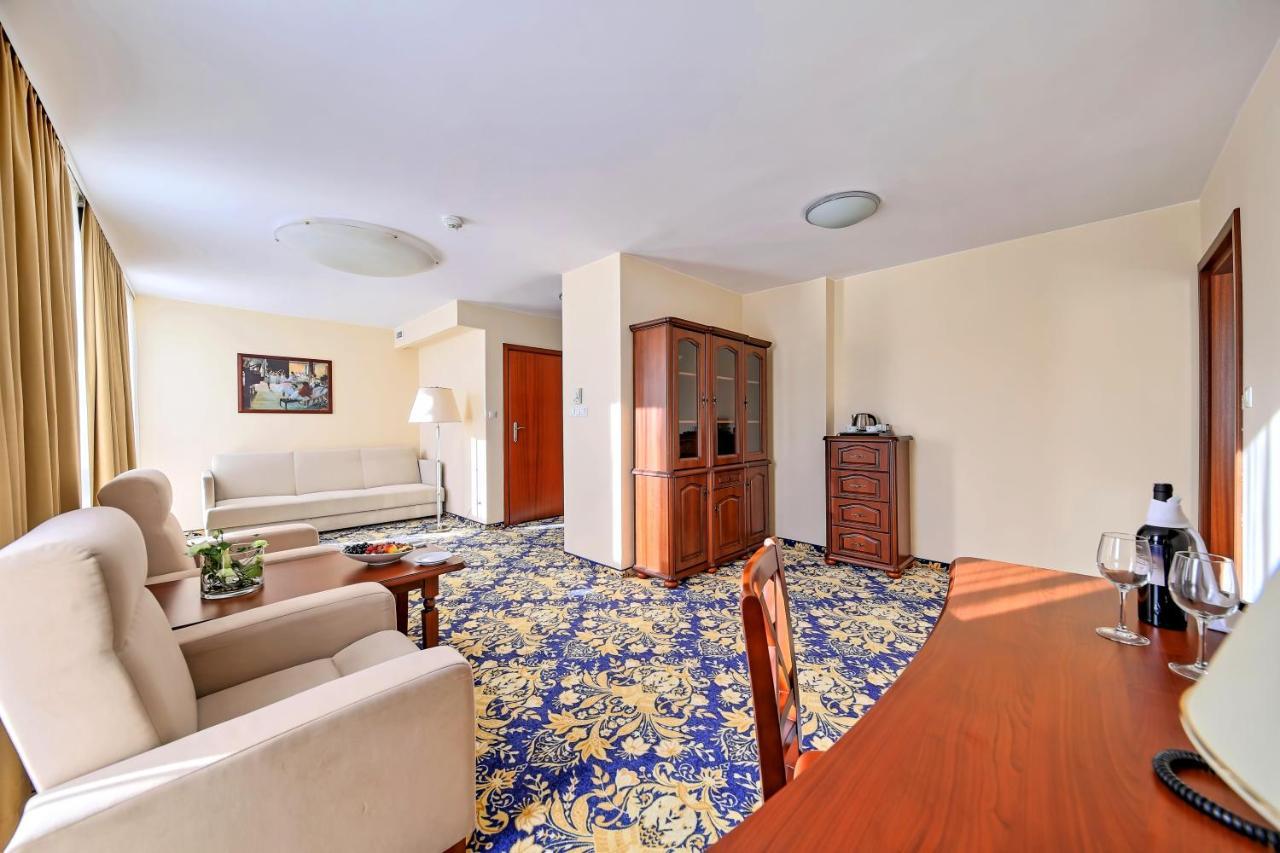 Hotel Gromada Centrum 3*